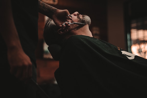 Jonas Xtra – Stylist & Bartpflege-Experte